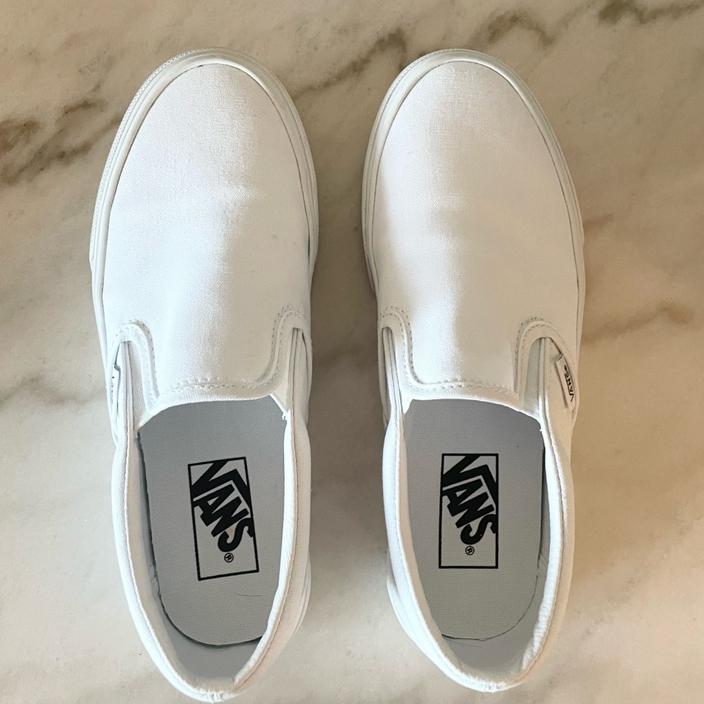 Classic True White Slip On Vans Women Size 7